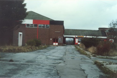 Stood at the rear of the Princes Theatre with the indoor pool on the left and the road tunnel in the middle