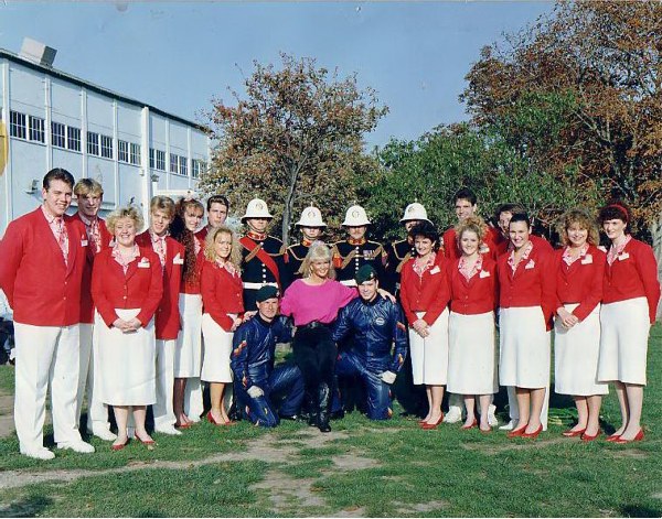 Holiday Princess, Marines, Freefall Team & Reds on green grand final week 1991
