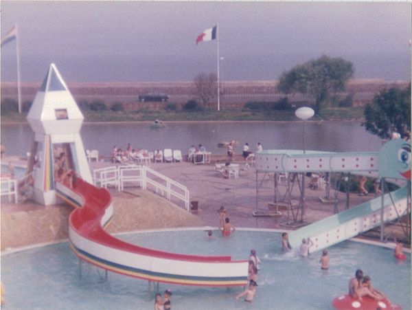 Funpool with the boating lake & beach in the background