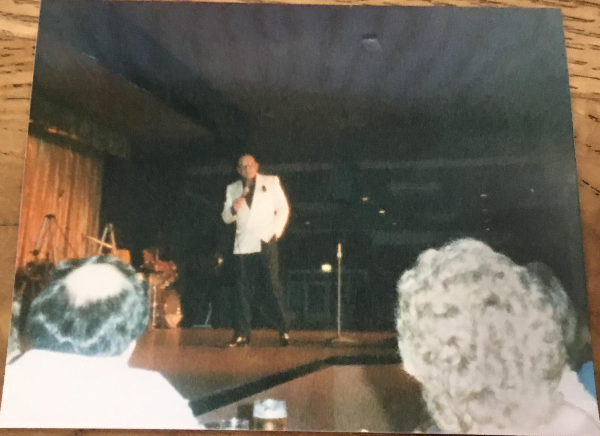ommedian Mike Reid in Showbar in either 1988 or 1989